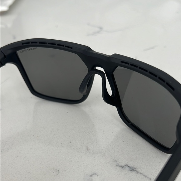 Nike Running Black Sunglasses - Picture 6 of 8